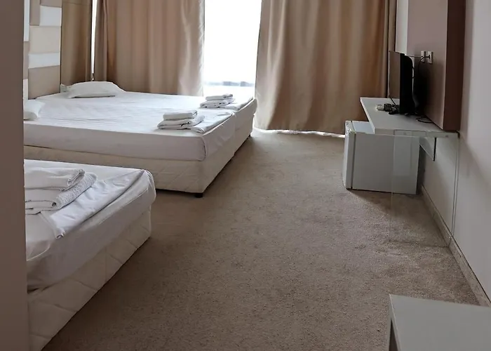 Хотел ривиера блу 3*